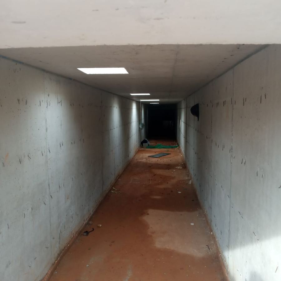 Galeria subterrânea em concreto armado